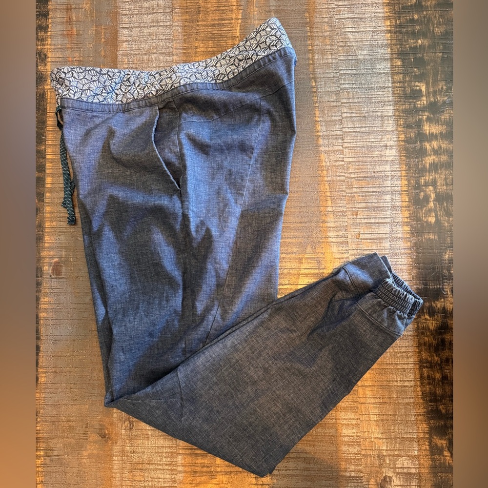 Patagonia Women's Hampi Rock Climbing Pants in a denim blue color Size Small